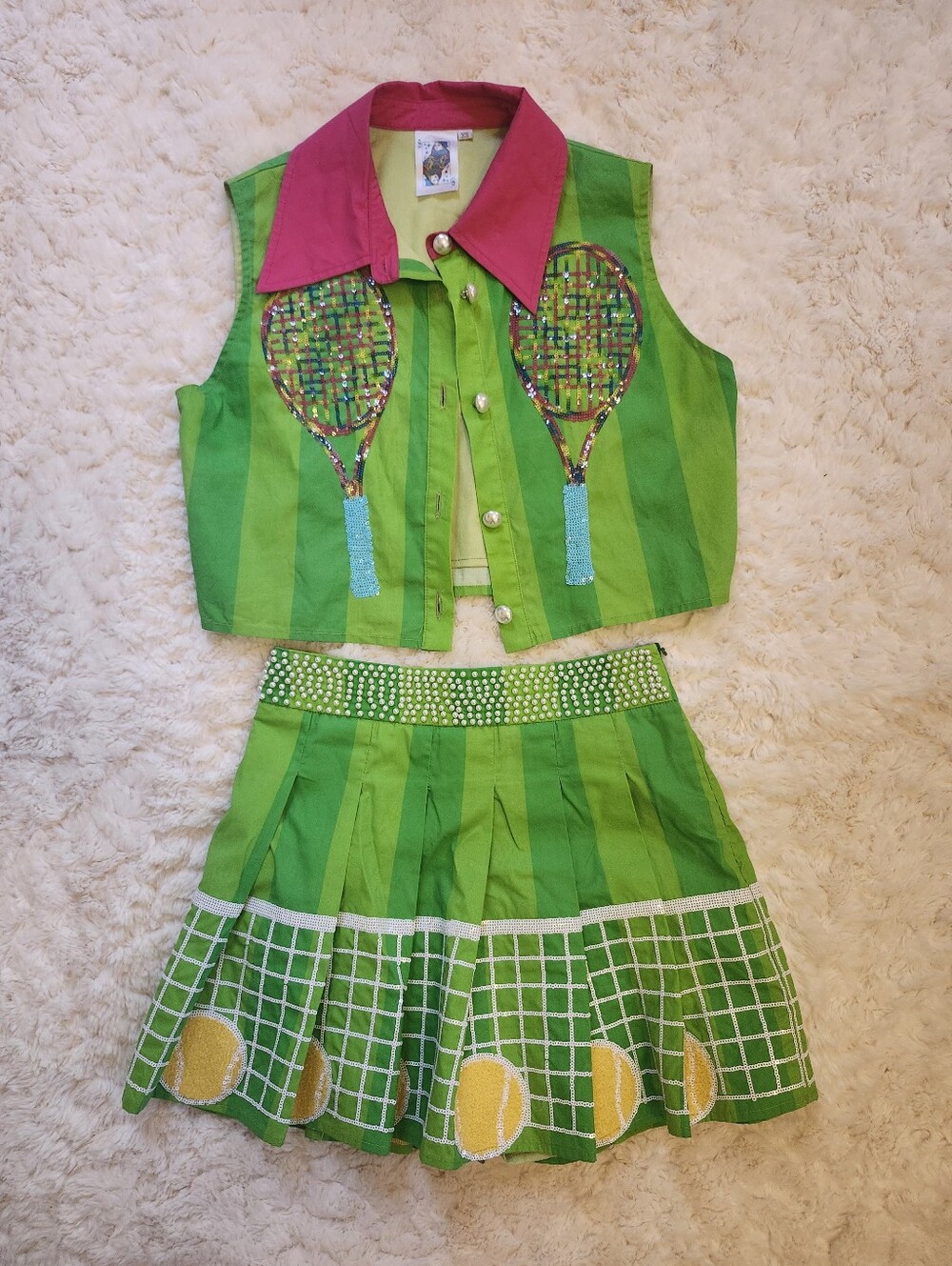 Queen Of Sparkles Green Tennis Set with Pink Collar